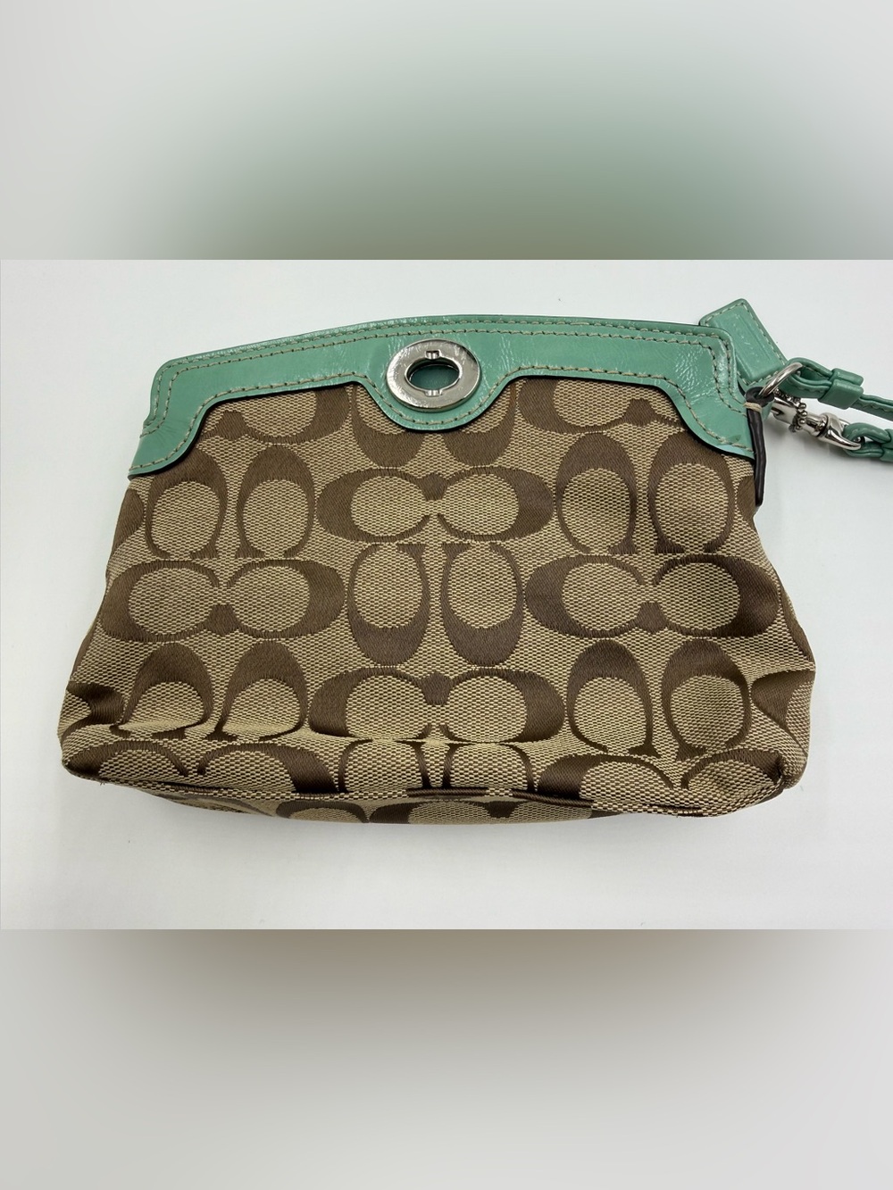Coach Signature C Khaki Mint Green Turnlock Wristlet - Rare Exclusive Y2K